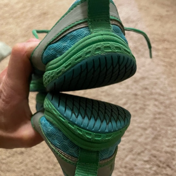 Merrill sneakers to be worn with or without socks size 8 - Picture 6 of 7